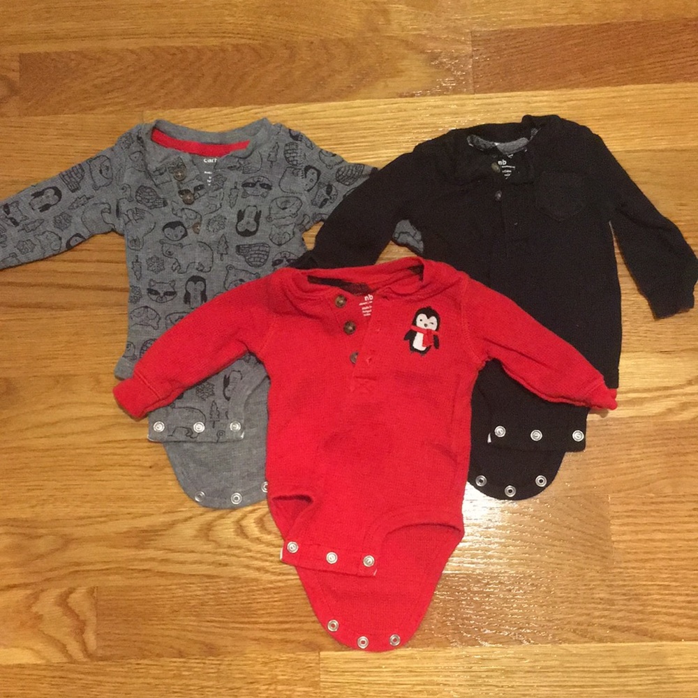 Set of 3 Carter’s Newborn Onesies ❤️